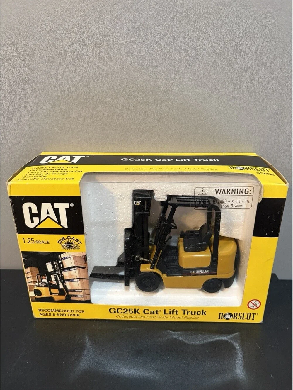 Vintage Norscot #55056 -CAT Caterpillar GC25K Cat Lift Truck - 1:25 Die-Cast NEW